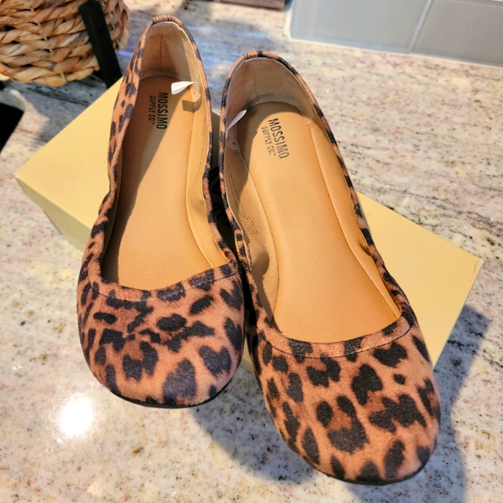 Women's Leopard Flats